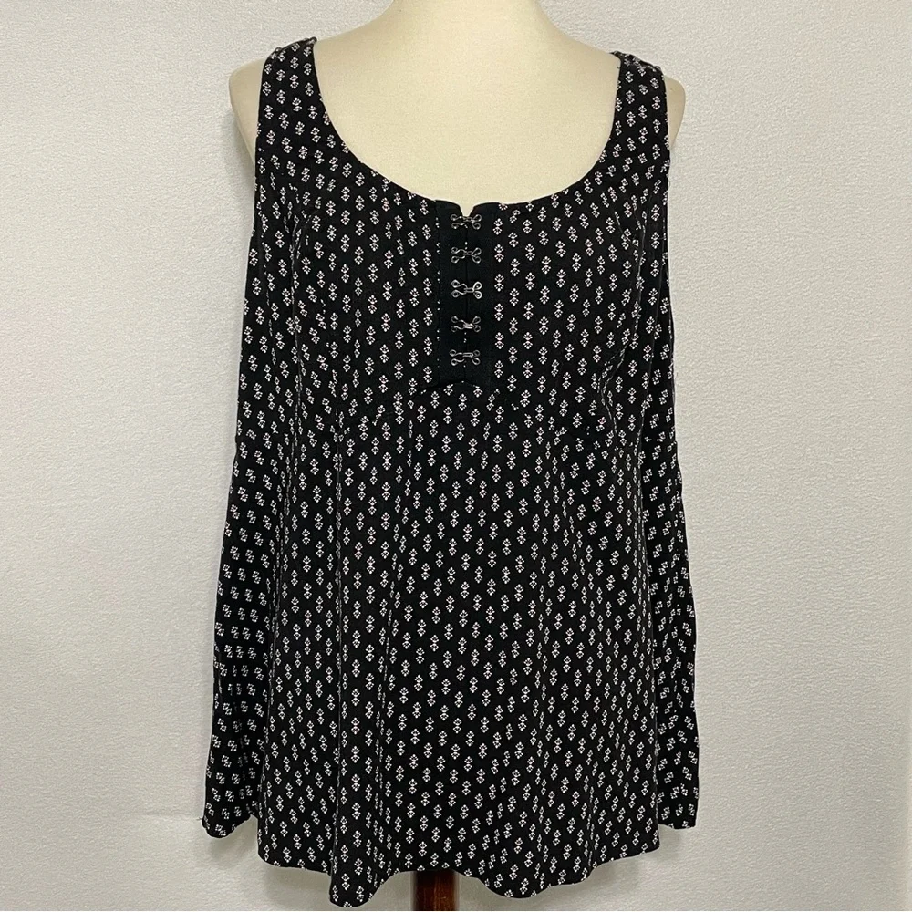 Torrid Boho Black Sleeveless Empire Waist Tank Top Sz 2 US 2X 18–20 Hook Detail